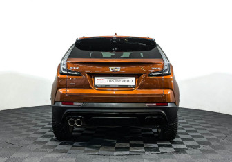Подержанный автомобиль Cadillac XT4 2020 года (6 фото)