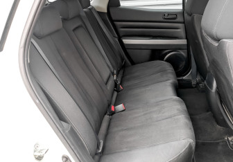 Подержанный автомобиль Mazda CX-7 2010 года (13 фото)