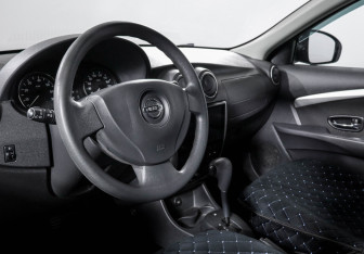 Подержанный автомобиль Nissan Almera Sedan 2015 года (14 фото)
