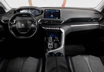 Подержанный автомобиль Peugeot 3008 2017 года (8 фото)