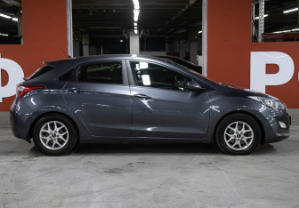 Подержанный автомобиль Hyundai i30 Hatchback 2015 года (4 фото)