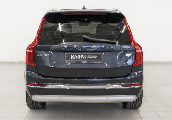 Подержанный автомобиль Volvo XC90 2021 года (6 фото)
