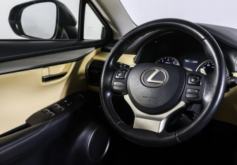 Подержанный автомобиль Lexus NX 2019 года (13 фото)