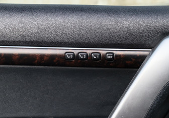 Подержанный автомобиль Toyota Land Cruiser Suv 2014 года (15 фото)