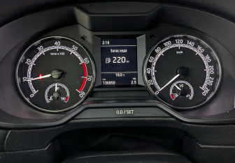 Подержанный автомобиль Skoda Octavia Liftback 2019 года (13 фото)