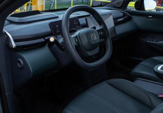 Подержанный автомобиль Zeekr X 2023 года (12 фото)