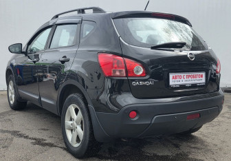 Подержанный автомобиль Nissan Qashqai 2009 года (7 фото)