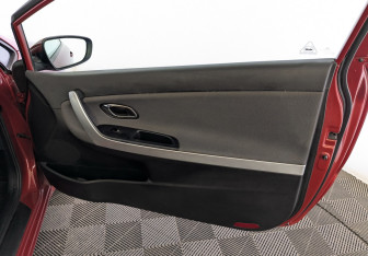 Подержанный автомобиль Kia Ceed Hatchback 2014 года (24 фото)