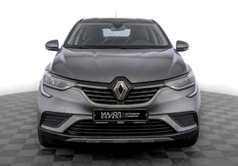Подержанный автомобиль Renault Arkana 2021 года (2 фото)