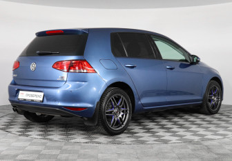 Подержанный автомобиль Volkswagen Golf Hatchback 2014 года (5 фото)