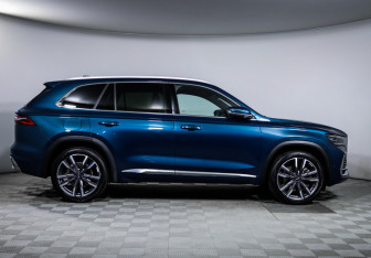 Подержанный автомобиль Geely Monjaro 2023 года (4 фото)