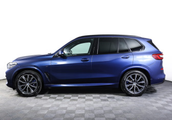 Подержанный автомобиль BMW X5 2019 года (8 фото)