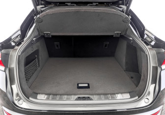 Подержанный автомобиль Geely Tugella 2024 года (10 фото)