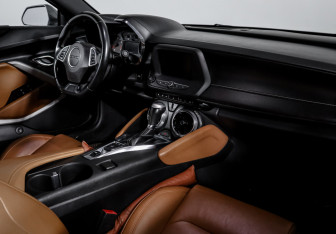 Подержанный автомобиль Chevrolet Camaro Convertible 2019 года (9 фото)