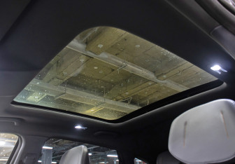 Подержанный автомобиль Changan UNI-V 2023 года (21 фото)