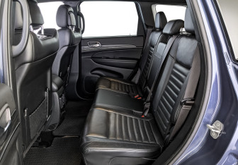 Подержанный автомобиль Jeep Grand Cherokee 2021 года (18 фото)