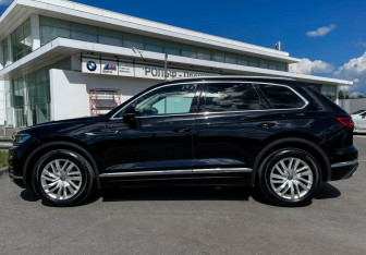 Подержанный автомобиль Volkswagen Touareg 2021 года (8 фото)