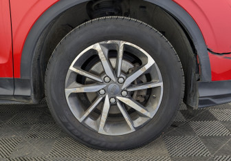 Подержанный автомобиль Geely Coolray 2023 года (12 фото)