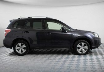 Подержанный автомобиль Subaru Forester Suv 2013 года (4 фото)