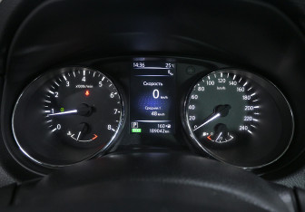 Подержанный автомобиль Nissan Qashqai 2014 года (11 фото)