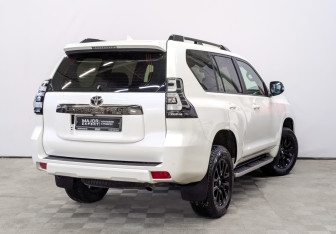 Подержанный автомобиль Toyota Land Cruiser Prado 2021 года (5 фото)