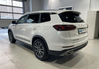 Подержанный автомобиль Chery Tiggo 8 Pro 2023 года (6 фото)