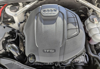 Подержанный автомобиль Audi A4 Sedan 2022 года (9 фото)