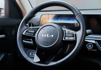 Подержанный автомобиль Kia Seltos 2023 года (15 фото)