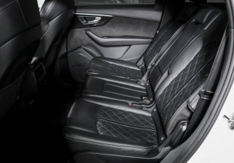 Подержанный автомобиль Audi Q7 2020 года (10 фото)