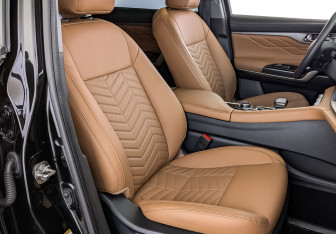 Подержанный автомобиль Changan CS95 2024 года (24 фото)