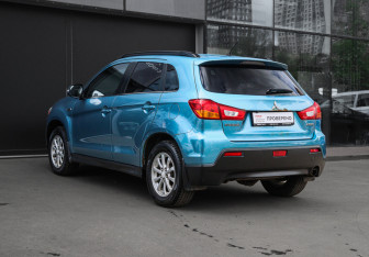 Подержанный автомобиль Mitsubishi ASX 2012 года (6 фото)