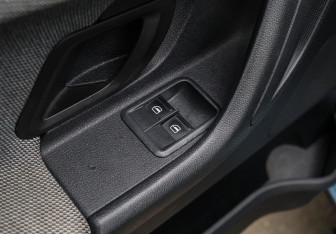 Подержанный автомобиль Skoda Fabia Hatchback 2010 года (11 фото)
