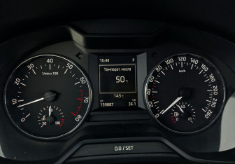 Подержанный автомобиль Skoda Octavia Liftback 2016 года (13 фото)