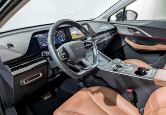 Подержанный автомобиль Omoda C5 2023 года (16 фото)