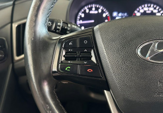 Подержанный автомобиль Hyundai Creta 2017 года (16 фото)