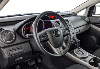 Подержанный автомобиль Mazda CX-7 2011 года (15 фото)