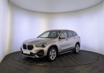 Подержанный автомобиль BMW X1 2021 года (1 фото)