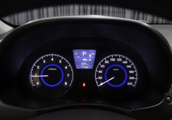 Подержанный автомобиль Hyundai Solaris Hatchback 2013 года (13 фото)