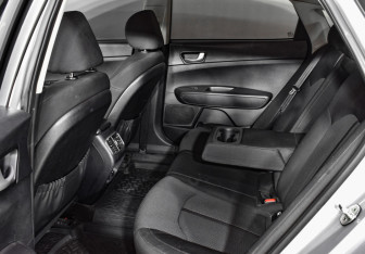 Подержанный автомобиль Kia Optima Sedan 2017 года (14 фото)