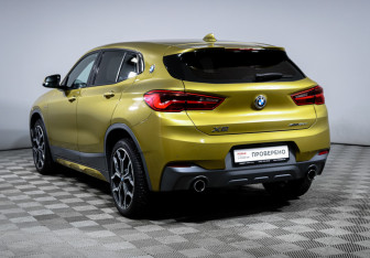 Подержанный автомобиль BMW X2 2017 года (7 фото)