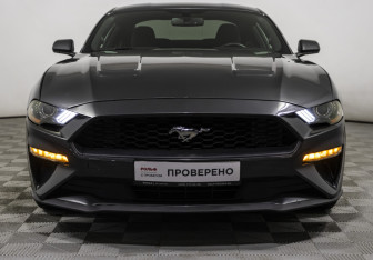 Подержанный автомобиль Ford Mustang Coupe 2019 года (2 фото)
