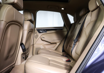 Подержанный автомобиль Porsche Macan 2015 года (12 фото)