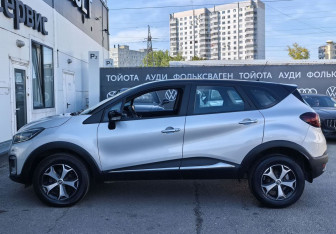 Подержанный автомобиль Renault Kaptur 2019 года (8 фото)