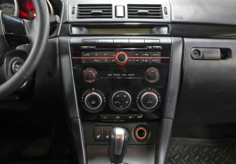 Подержанный автомобиль Mazda 3 Sedan 2008 года (15 фото)