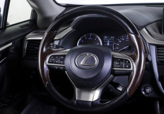 Подержанный автомобиль Lexus RX 2016 года (13 фото)