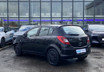 Подержанный автомобиль Opel Corsa 2009 года (7 фото)