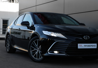 Подержанный автомобиль Toyota Camry Sedan 2021 года (23 фото)
