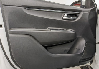 Подержанный автомобиль Kia Rio Hatchback 2017 года (11 фото)