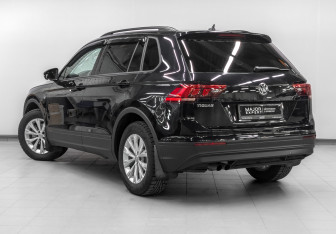 Подержанный автомобиль Volkswagen Tiguan 2019 года (7 фото)