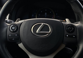 Подержанный автомобиль Lexus IS Sedan 2013 года (15 фото)